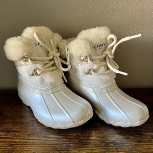 Sz 8 Toddler Sperry Boots